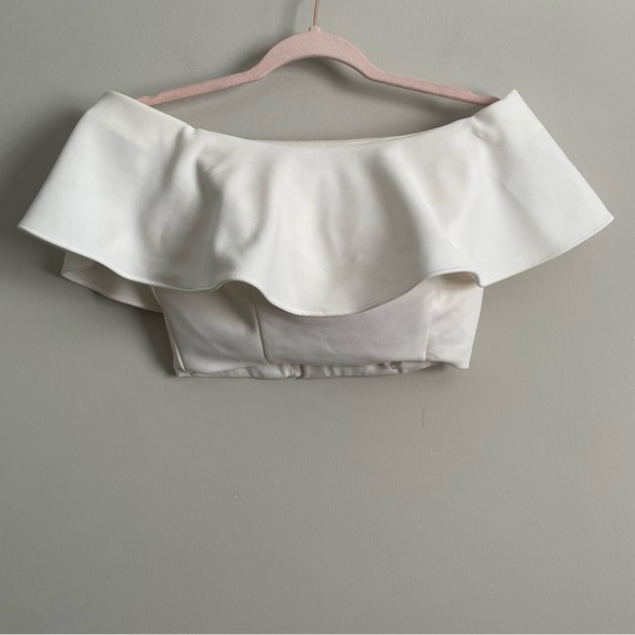 Dave & Johnny Off-The-Shoulder Crop Top - Picture 1 of 8
